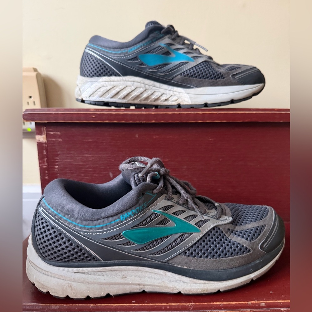 Brooks Protection 13 Women’s size 11